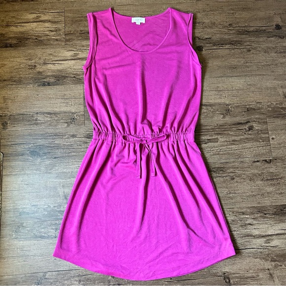 LOFT Dresses & Skirts - Loft Fuchsia Gathered Tie Waist dress